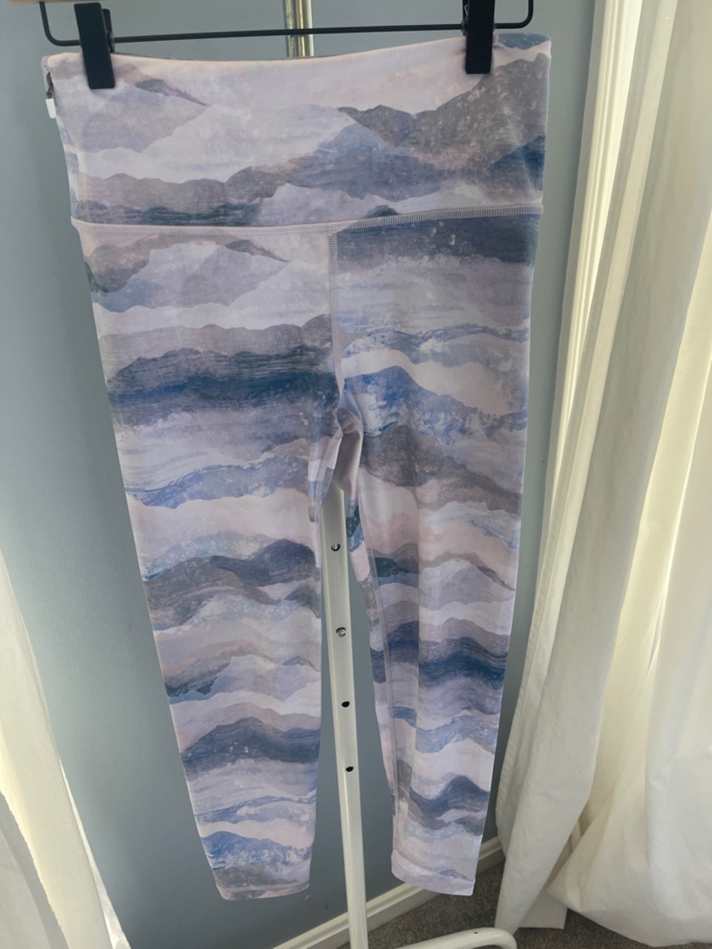 GAP Lavender and Blue Patterned Cropped Leggings